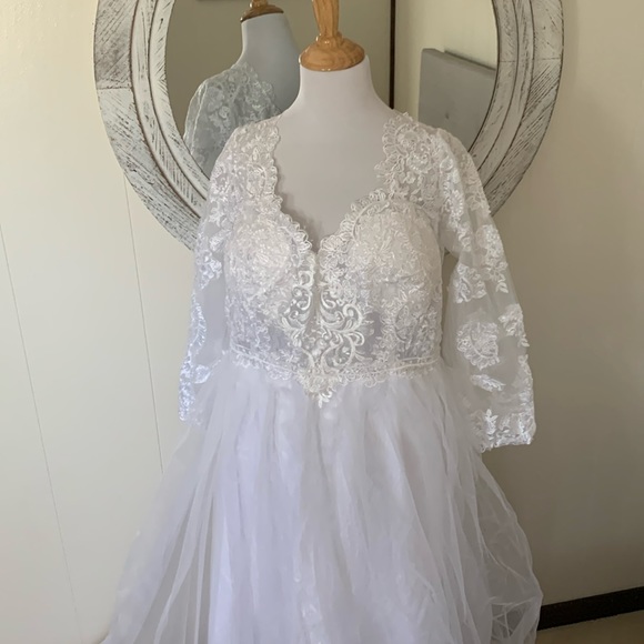 Lace Wedding Dress-New - Picture 1 of 5